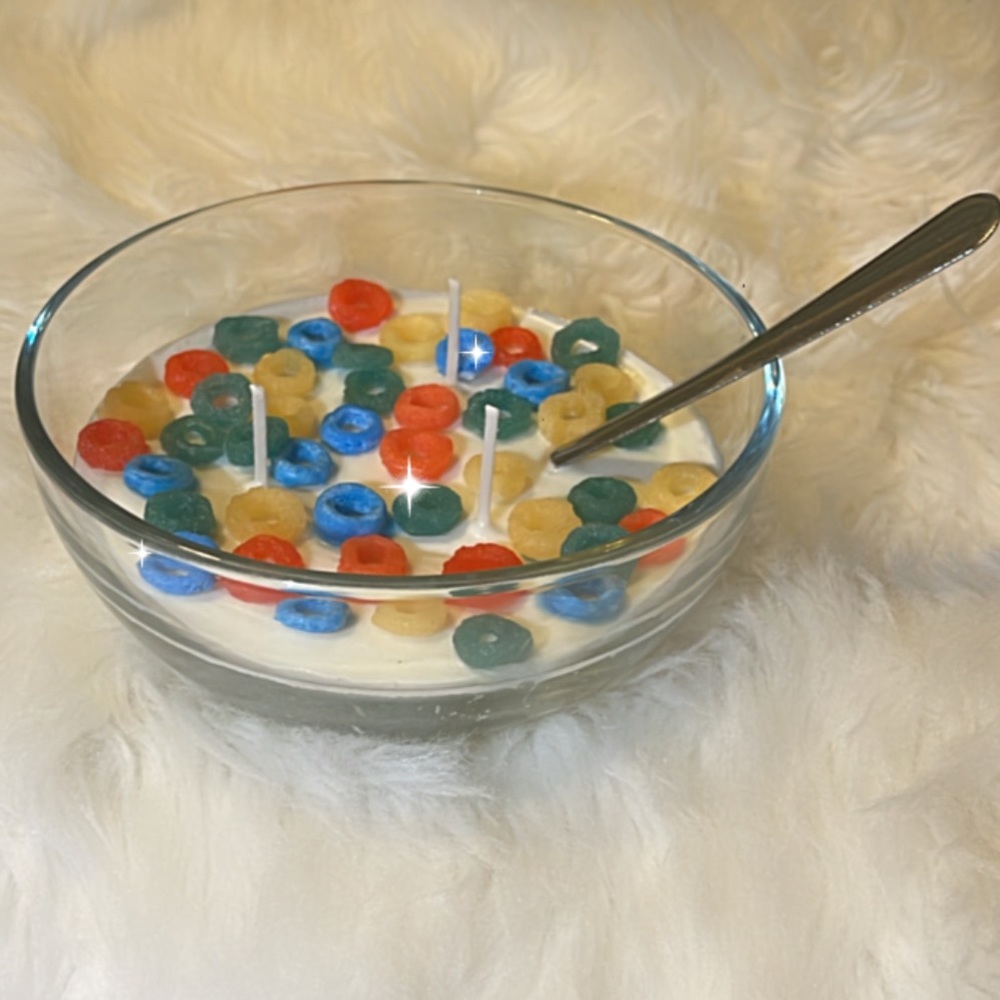 Frut loops dessert candle